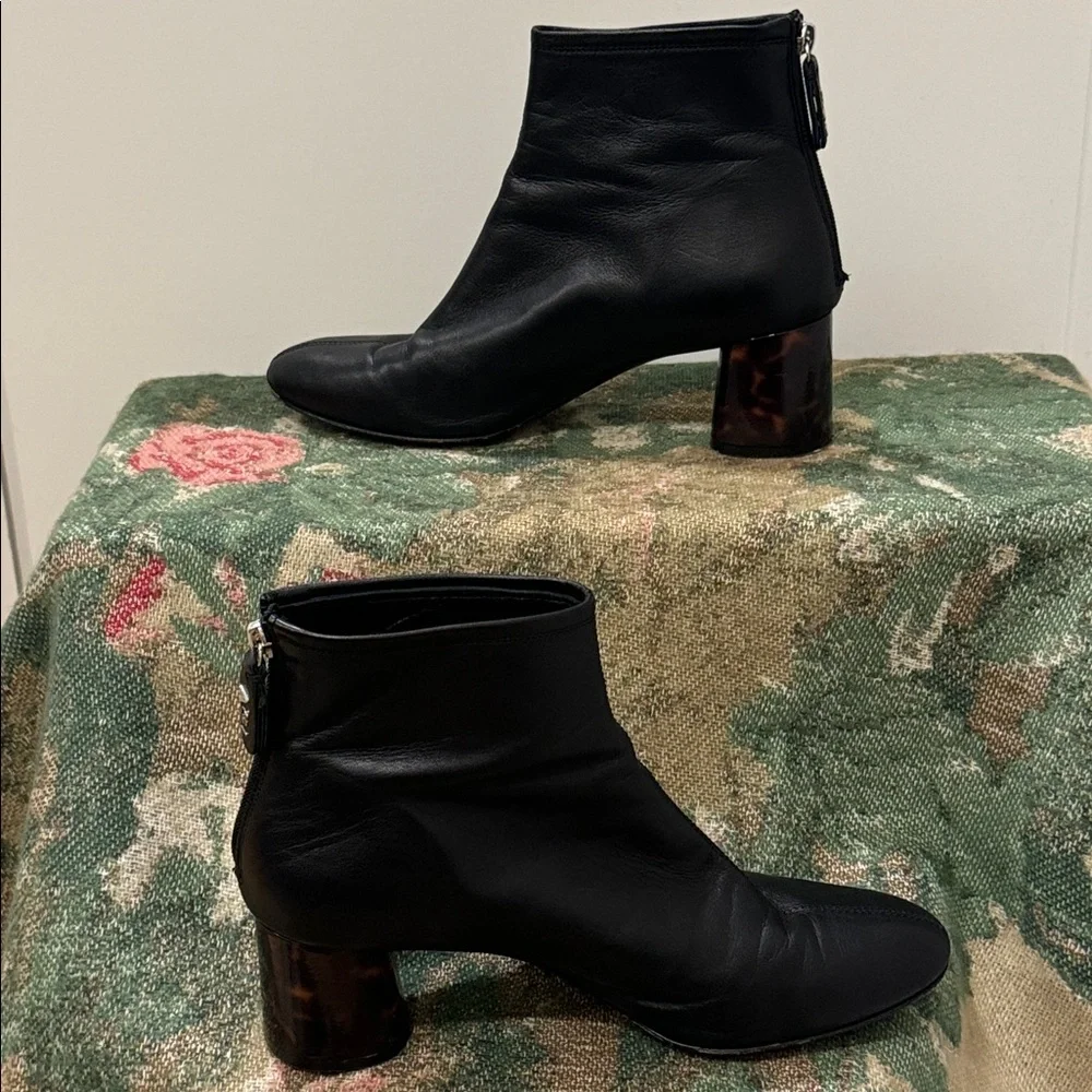 AGL | Veta Precious Leather ankle boot with heel / Size 39.5